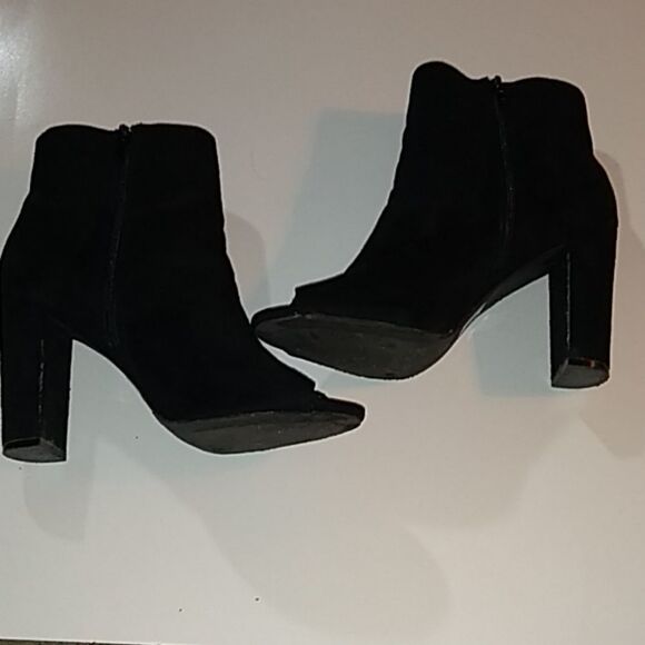 Fashion Nova Boots Heels Women’s Size 10 Black Faux Suede Peep Toe - Picture 4 of 7